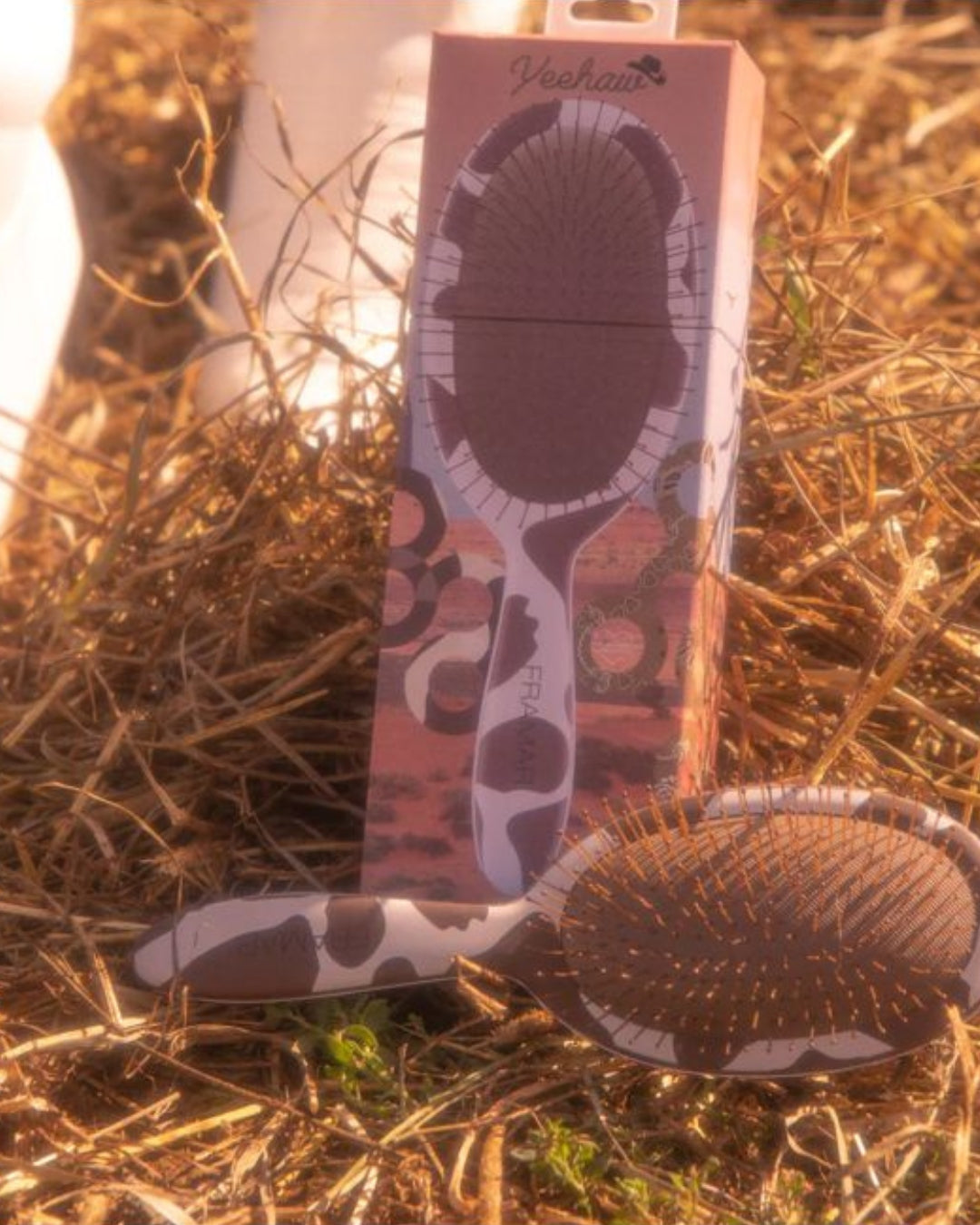 Yeehaw Detangle Brush