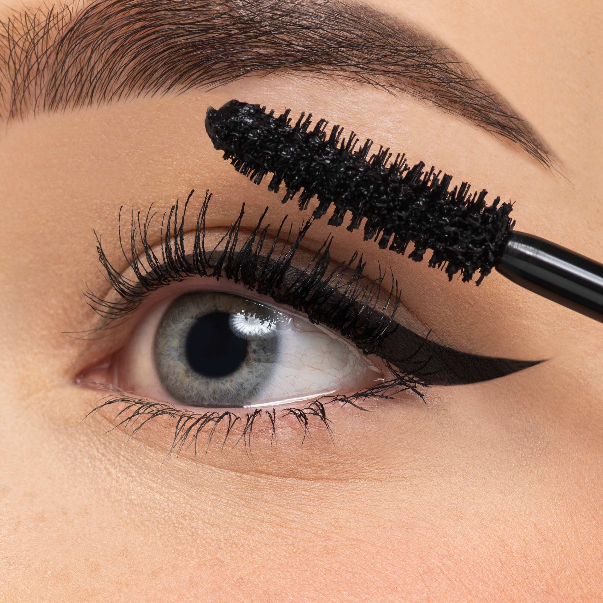 ALL IN ONE MASCARA BLACK