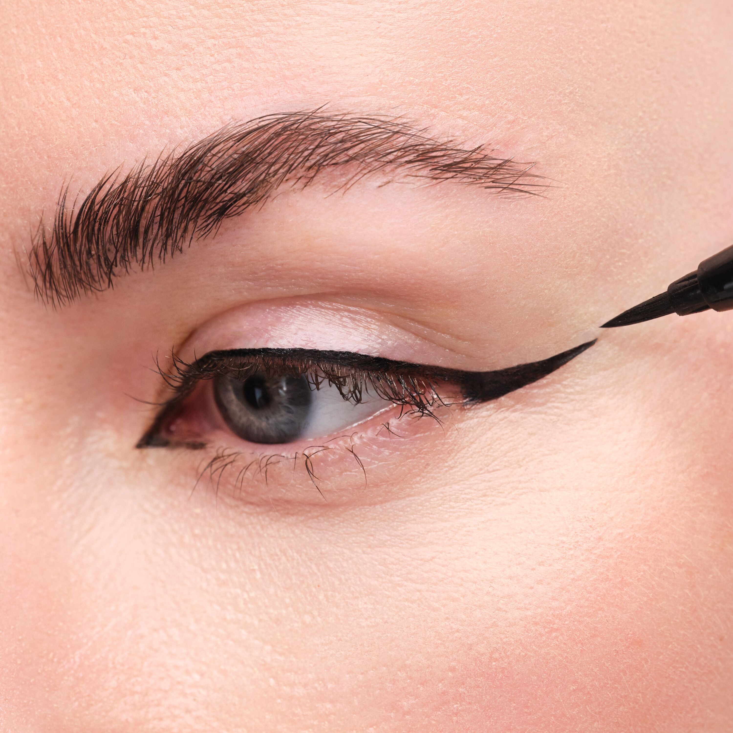 HIGH PRECISION LIQUID LINER