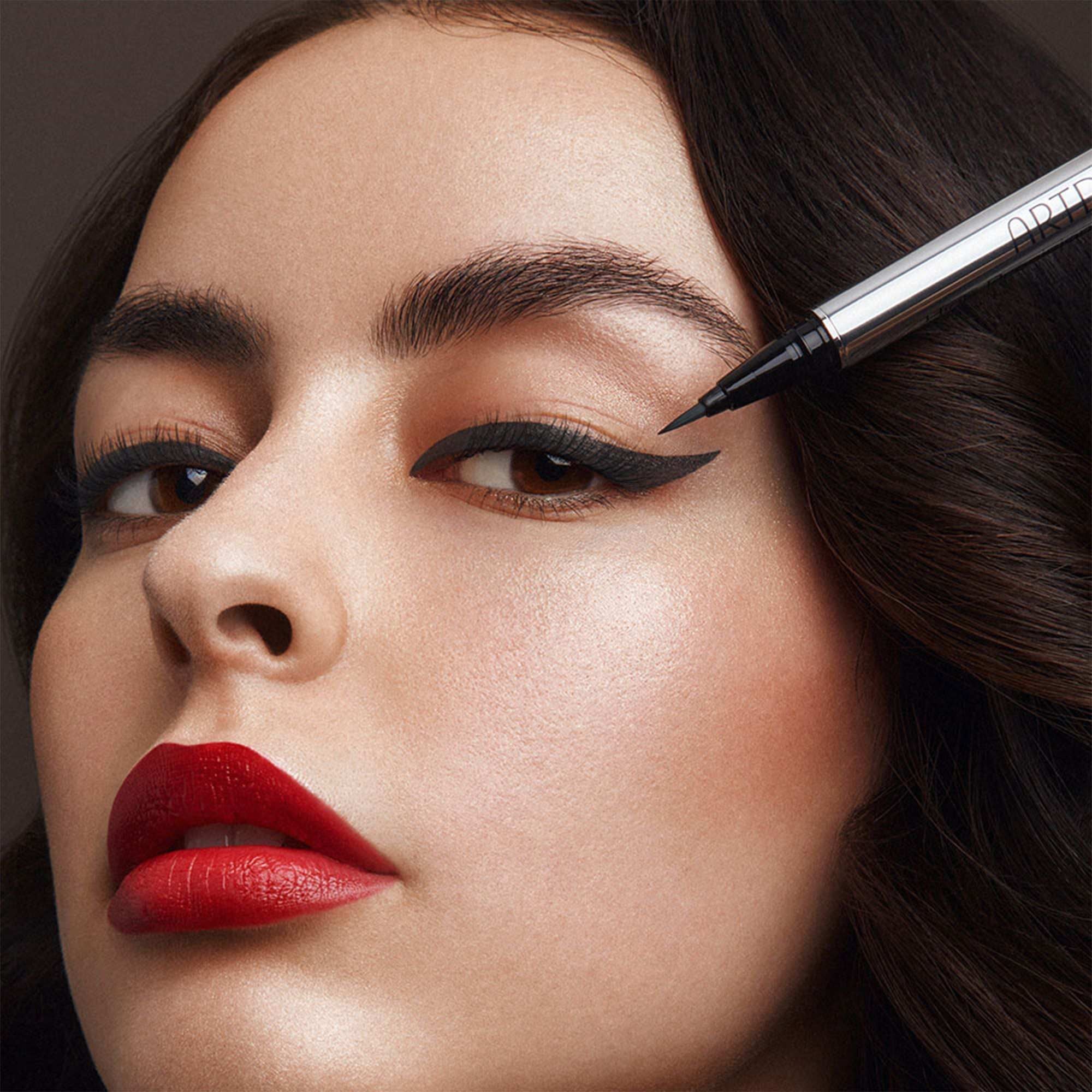 HIGH PRECISION LIQUID LINER