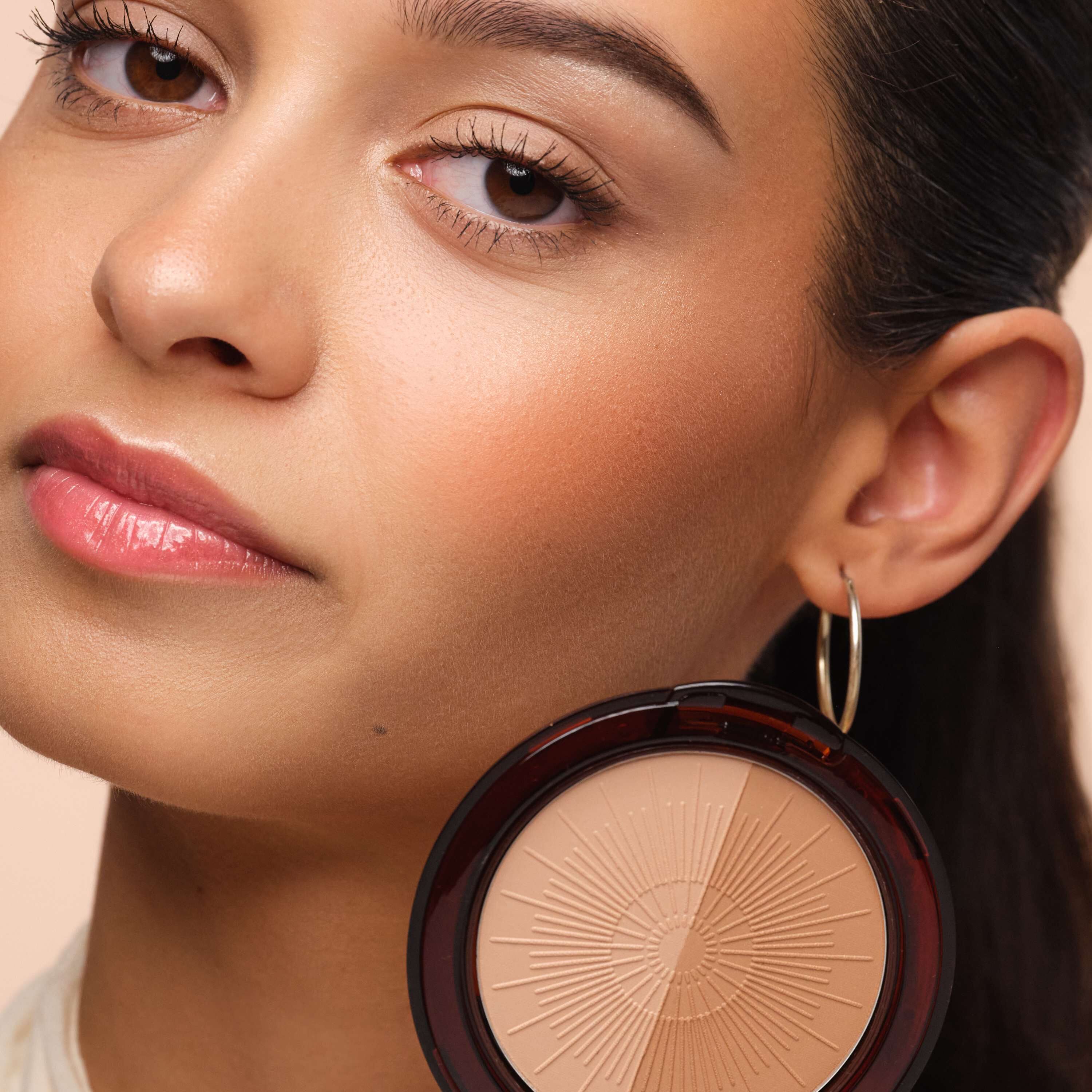 Bronzing Powder Compact Long Lasting